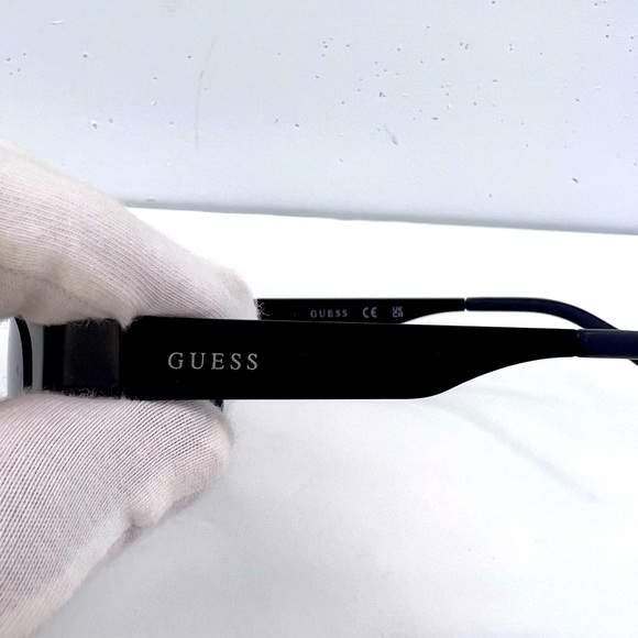 GUESS, BLACK METAL FRAME WITH LAVENDER  LENSES, SUNGLASSES, 100% UV PROTECTION - Picture 7 of 14